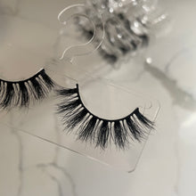 Load image into Gallery viewer, Lash Closet